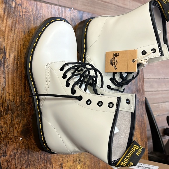 Dr. Martens 1460 8-Eye Boot - Picture 4 of 4